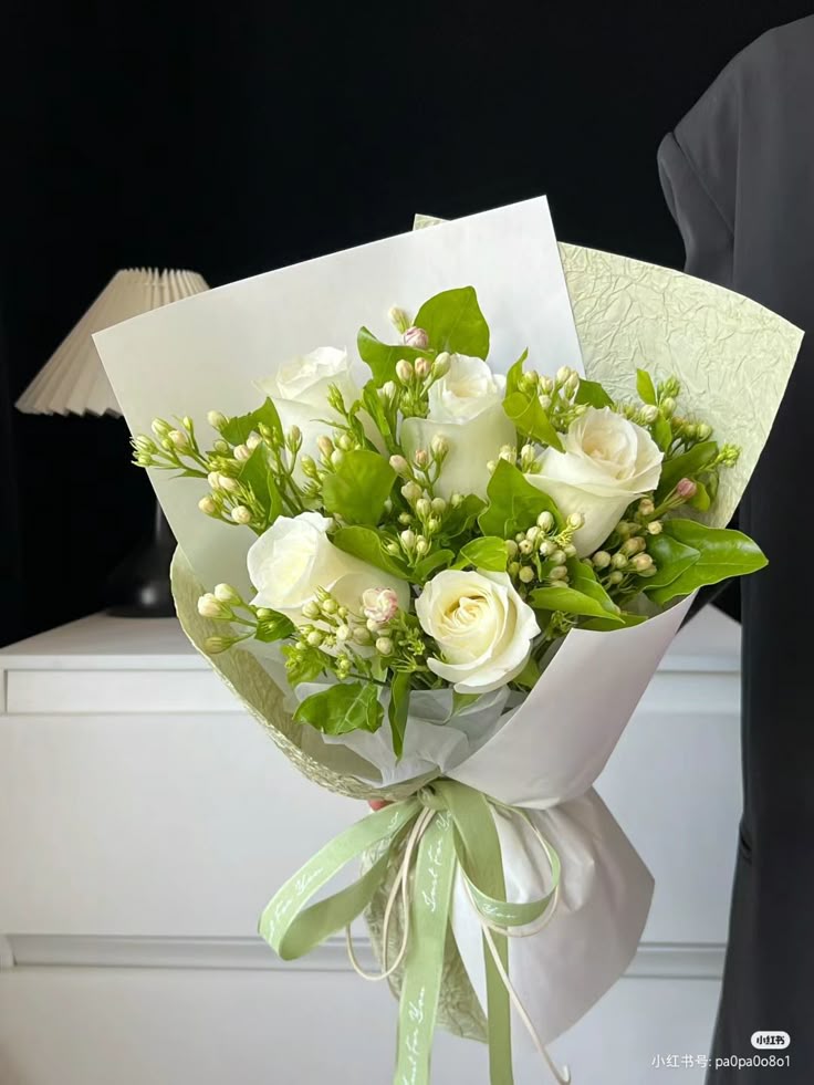 Hoa lan trắng thanh lịch